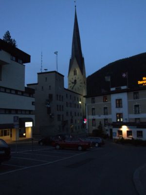 Die Kirche beim Rathaus in Davos
