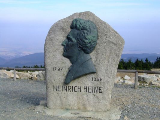 Heinrich Heine
Heinrich Heine hatte 1824 in seinem Werk "Die Harzreise" unter anderem seine EindrÃ¼cke bei der Besteigung des Brockens beschrieben.
