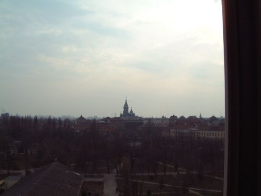 Blick aus dem Hotelzimmerfenster Ã¼ber die Stadt Timisoara
